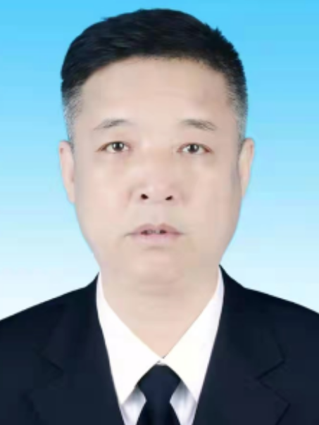 王鑫(內蒙古自治區滿洲里市民族事務委員會主任、蒙古語文工作委員會主任)