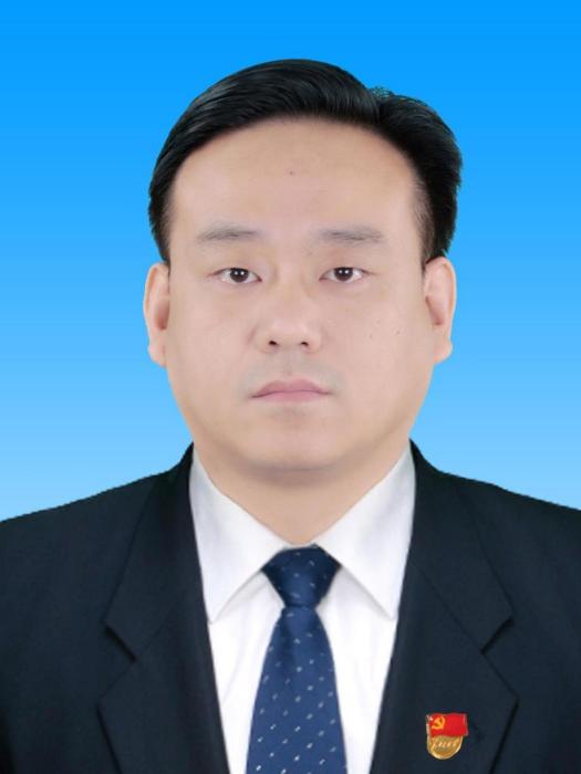 張海峰(內蒙古自治區額爾古納市委副書記、政法委書記) 張海峰(內蒙古自治區額爾古納市委副書記、政法委書記)