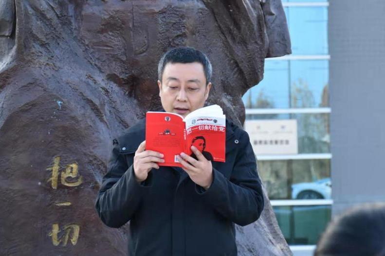張軍科(陝西國防工業職業技術學院化學工程學院院長) 張軍科(陝西國防工業職業技術學院化學工程學院院長)