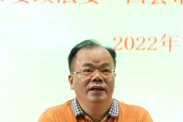 胡水林(廣東省四會市教育局原黨組書記、局長) 胡水林(廣東省四會市教育局原黨組書記、局長)