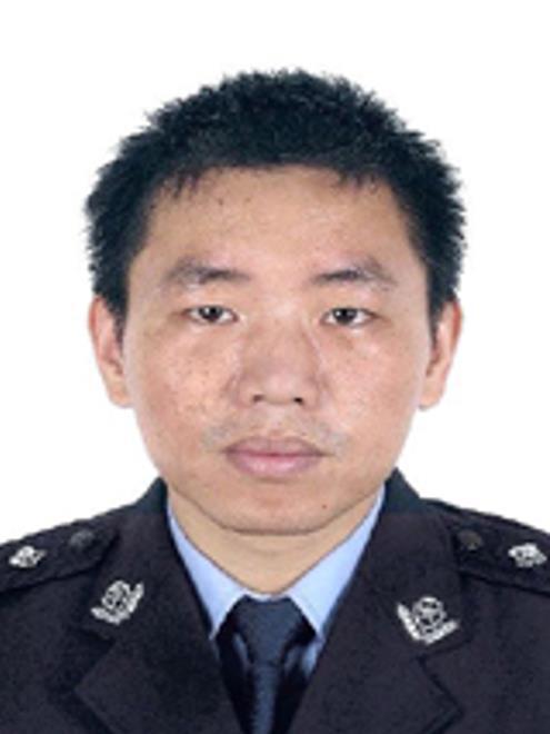 杜金龍(江西省廬山市公安局森林分局局長) 杜金龍(江西省廬山市公安局森林分局局長)