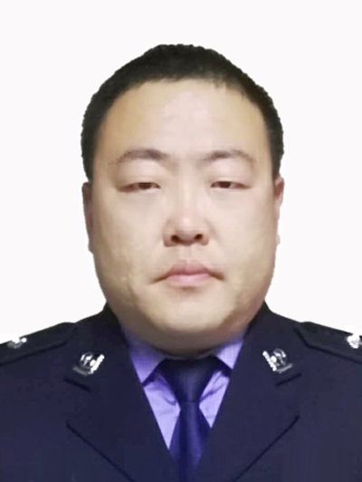 閆俊(黑龍江省黑河市公安局孫吳縣公安局群山派出所原民警) 閆俊(黑龍江省黑河市公安局孫吳縣公安局群山派出所原民警)
