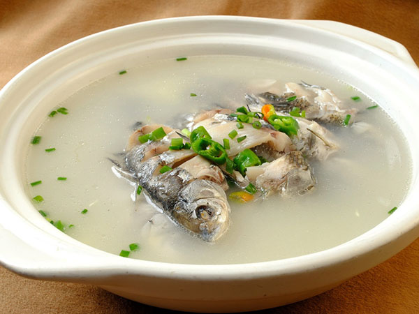 草魚蓮芡湯