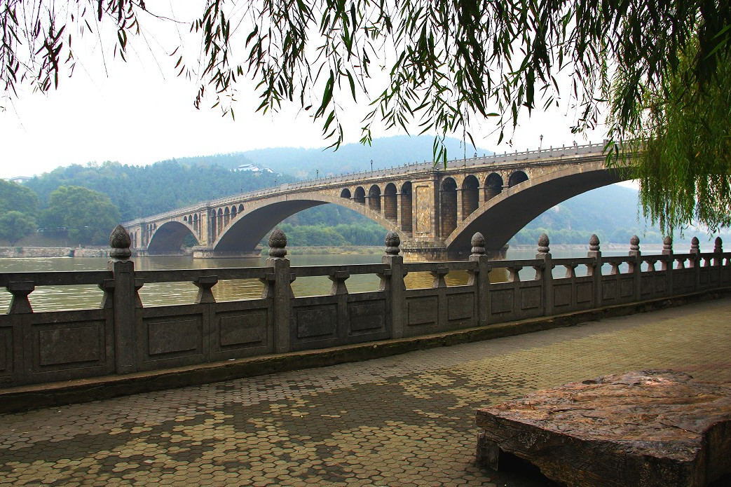 龍門大橋(桂林市大橋) 龍門大橋(桂林市大橋)