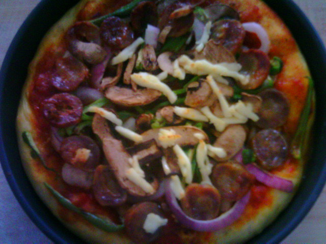 白蘑菇香腸披薩
