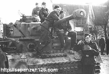霍亨施道芬師的 Panzer IV J型坦克