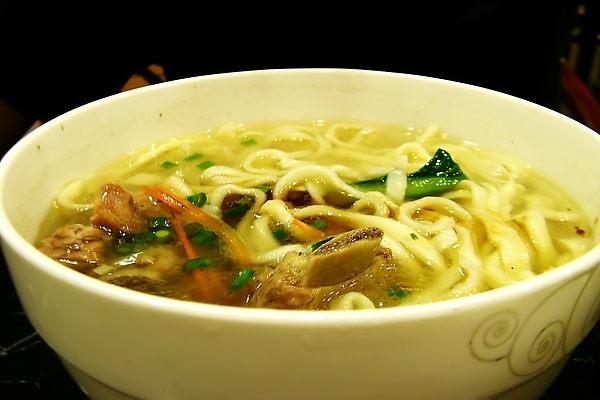 上湯排骨麵 上湯排骨麵