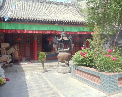 劉琦山神廟(劉琦拉康) 劉琦山神廟(劉琦拉康)