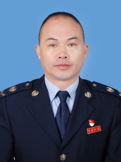 龍洋(國家稅務總局水富市稅務局黨委委員、紀檢組長) 龍洋(國家稅務總局水富市稅務局黨委委員、紀檢組長)