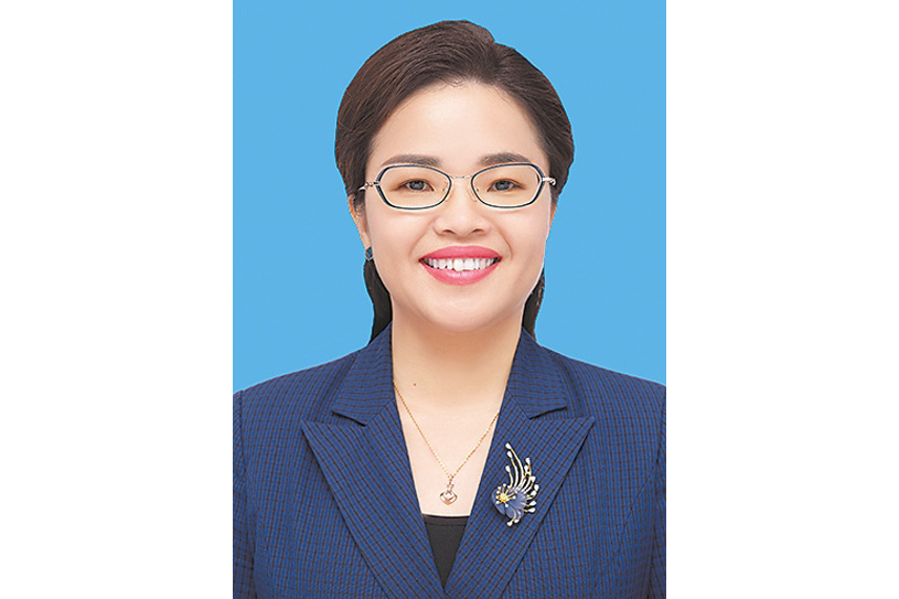 李王花(海南王花愛心服飾有限公司總經理、海南省殘聯第八屆主席團副主席) 李王花(海南王花愛心服飾有限公司總經理、海南省殘聯第八屆主席團副主席)