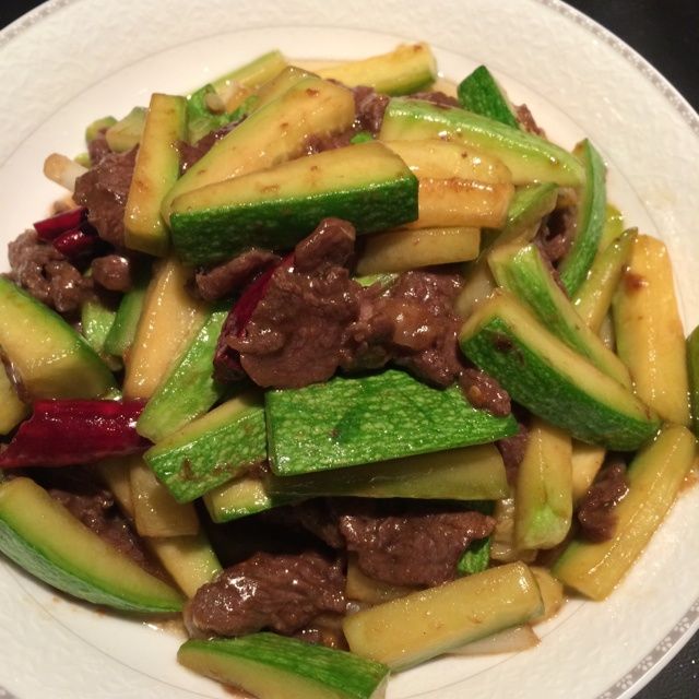 牛肉炒小瓜 牛肉炒小瓜