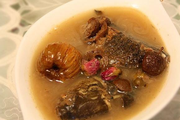 山楂鯽魚湯 山楂鯽魚湯