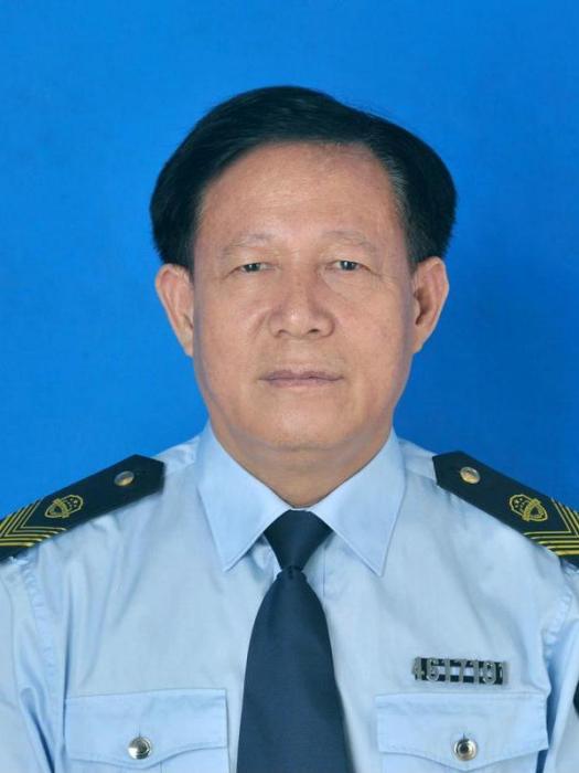 林瑞(海南省瓊中黎族苗族自治縣市場監督管理局局長、黨組書記) 林瑞(海南省瓊中黎族苗族自治縣市場監督管理局局長、黨組書記)