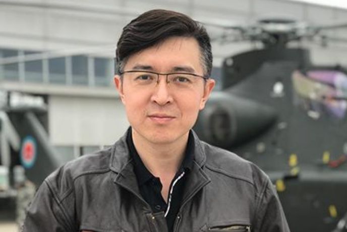 王鼎(中央電視台國防軍事頻道主持人) 王鼎(中央電視台國防軍事頻道主持人)