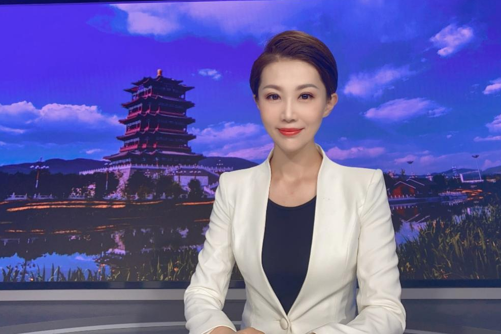 楊央(主持人、一級播音員) 楊央(主持人、一級播音員)