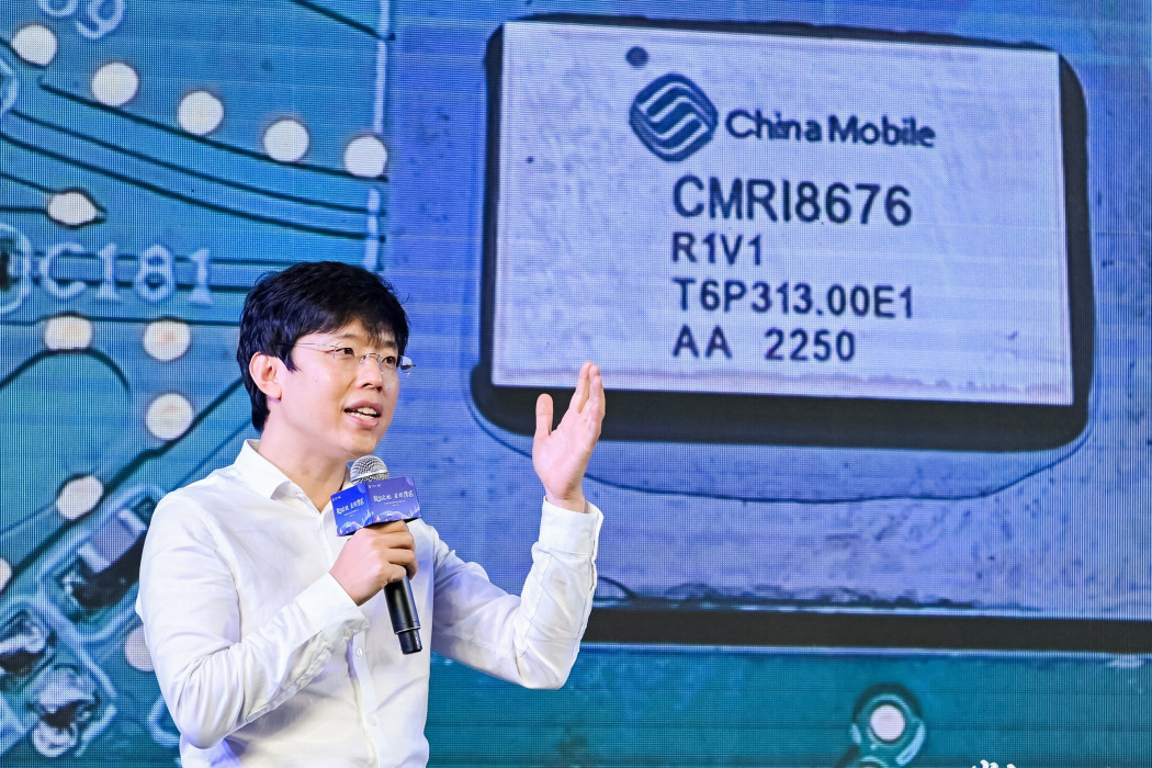 李男(中國移動通信有限公司研究院無線與終端技術研究所副所長) 李男(中國移動通信有限公司研究院無線與終端技術研究所副所長)