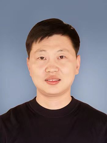 左耀群
