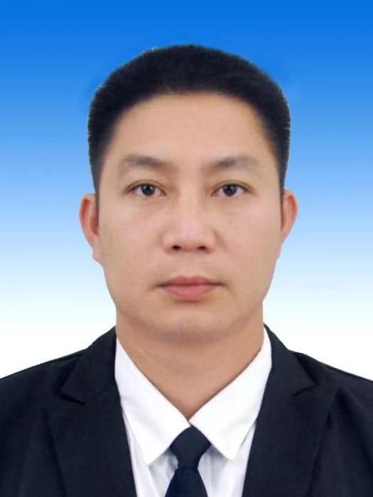 王世彬(海南省瓊中黎族苗族自治縣營根鎮黨委副書記、鎮長) 王世彬(海南省瓊中黎族苗族自治縣營根鎮黨委副書記、鎮長)