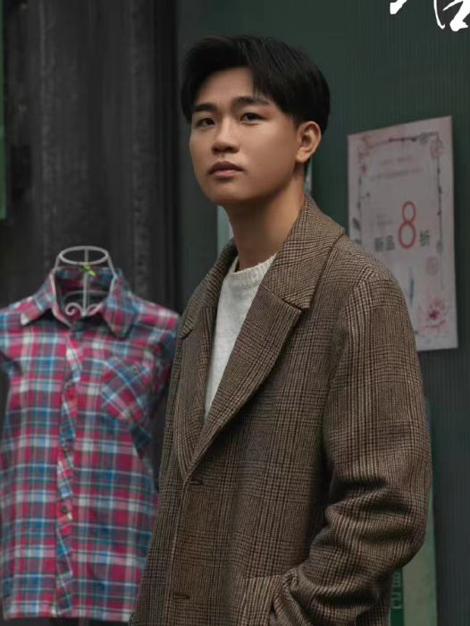 海東(都市情感劇《歸路》中的男配角) 海東(都市情感劇《歸路》中的男配角)