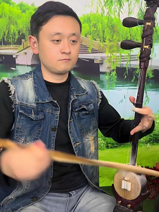 板胡大偉 板胡大偉
