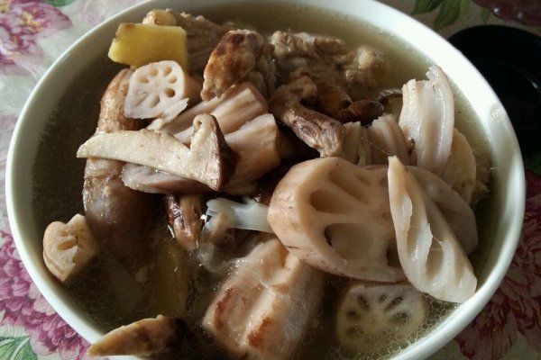 松茸蓮藕湯 松茸蓮藕湯