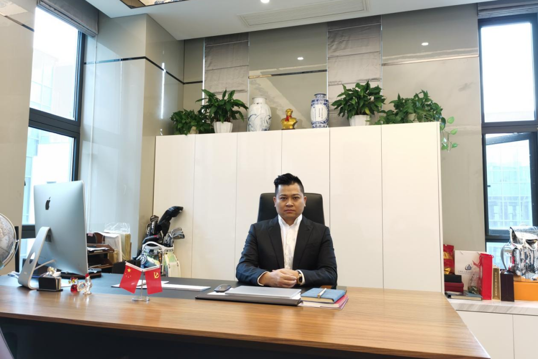 張曉兵(上海征上建設集團有限公司創始人、董事長) 張曉兵(上海征上建設集團有限公司創始人、董事長)