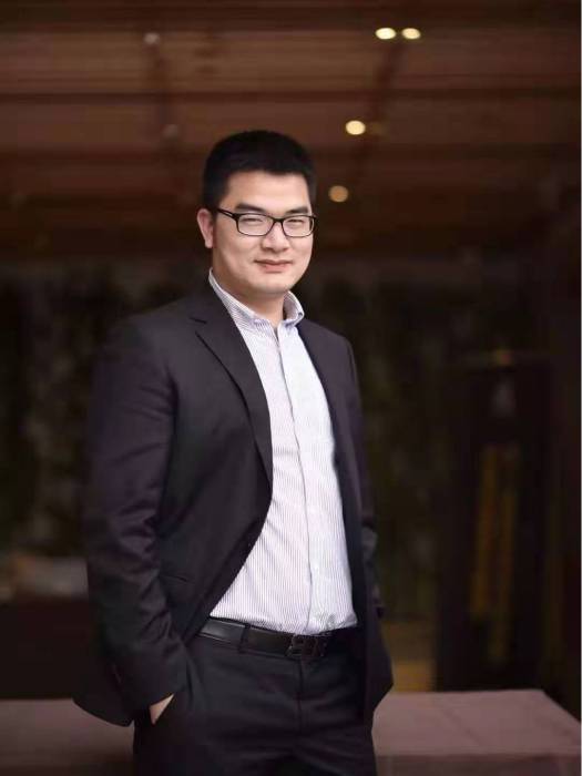 譚志敏(黑風文化傳媒有限公司執行董事兼總經理) 譚志敏(黑風文化傳媒有限公司執行董事兼總經理)