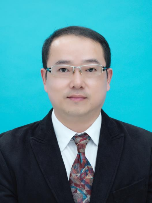 蔡華(廣東省韶關市公路事務中心黨委委員、副主任) 蔡華(廣東省韶關市公路事務中心黨委委員、副主任)
