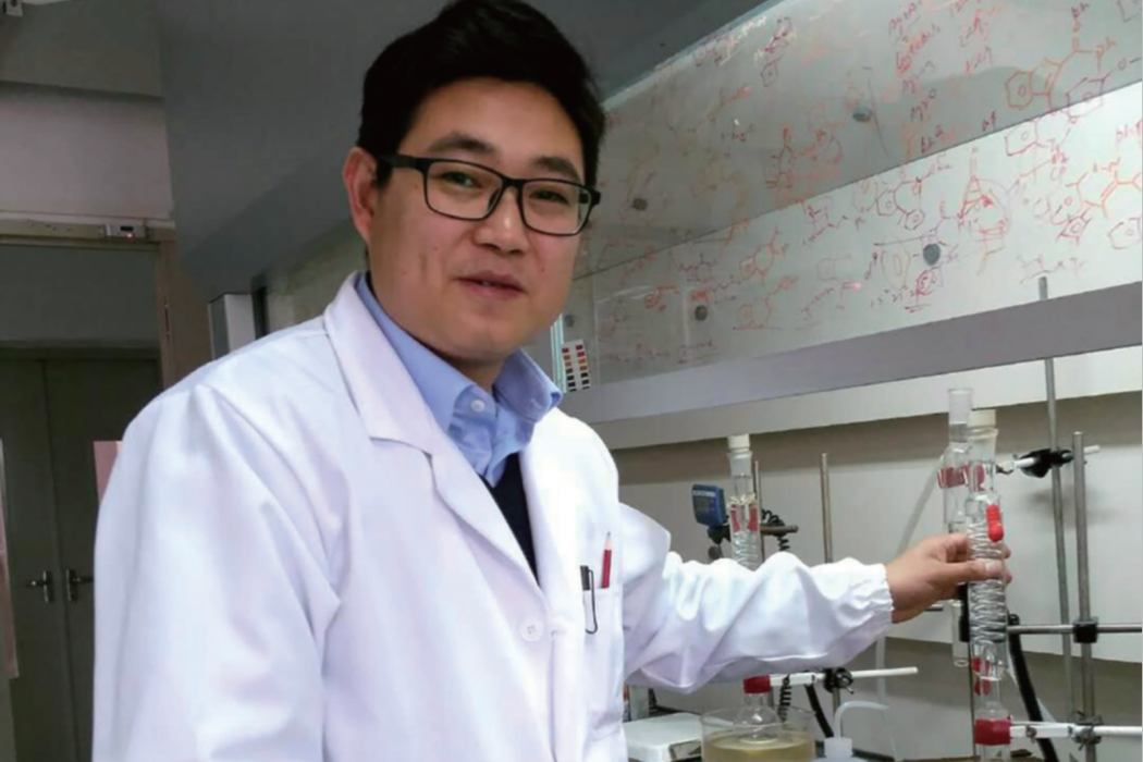 易偉(廣州醫科大學藥學院副院長) 易偉(廣州醫科大學藥學院副院長)