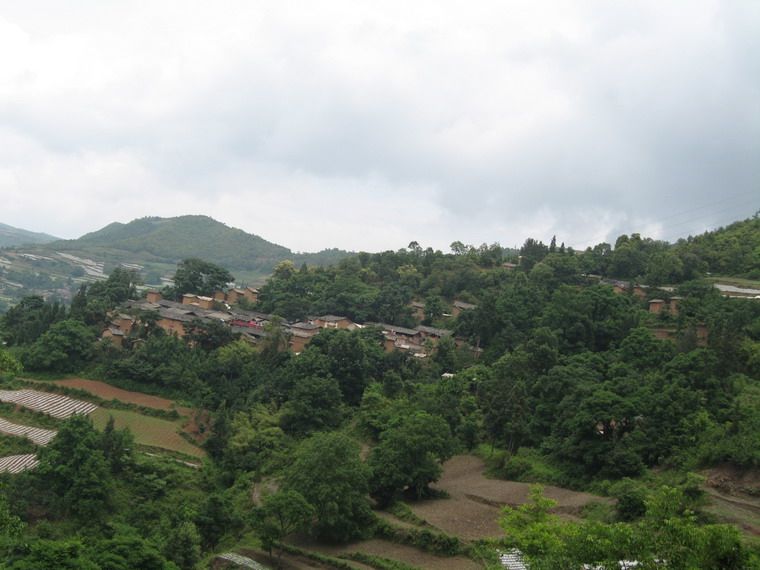 大火地村(雲南省昭通巧家縣老店鎮大火地村) 大火地村(雲南省昭通巧家縣老店鎮大火地村)