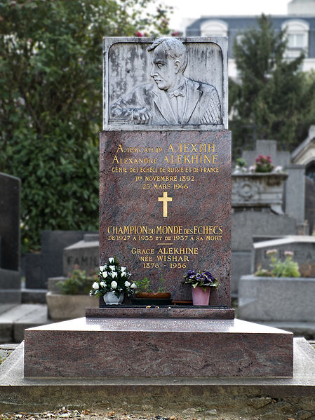 亞歷山大·阿廖欣在巴黎的墓碑