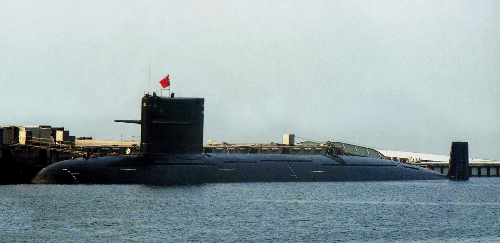 093型攻擊核潛艇停靠