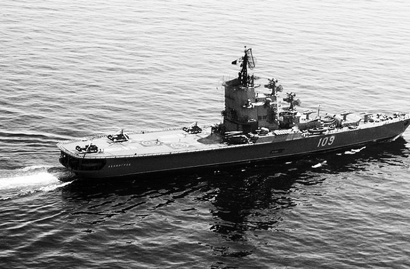列寧格勒號直升機航空母艦