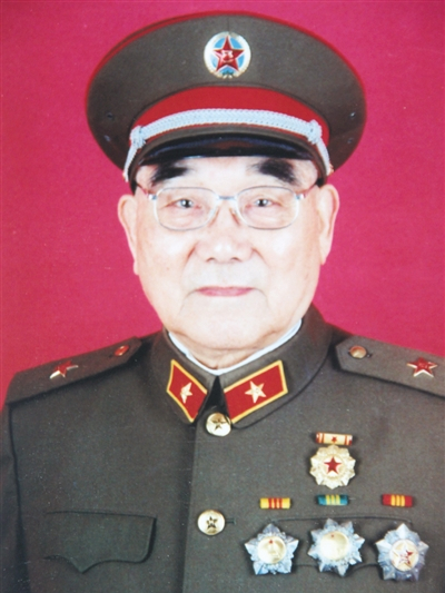 熊玉坤(安徽省軍區原政治委員) 熊玉坤(安徽省軍區原政治委員)