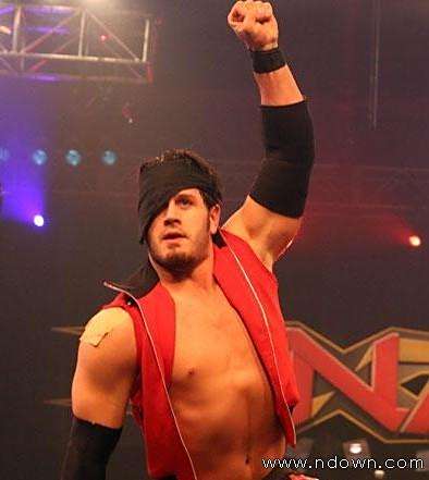阿萊克斯·雪萊(Alex Shelley) 阿萊克斯·雪萊(Alex Shelley)