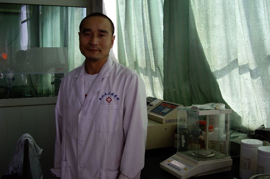 李永泉(西北民族大學醫學部副教授、臨床醫學專業碩士生導師) 李永泉(西北民族大學醫學部副教授、臨床醫學專業碩士生導師)