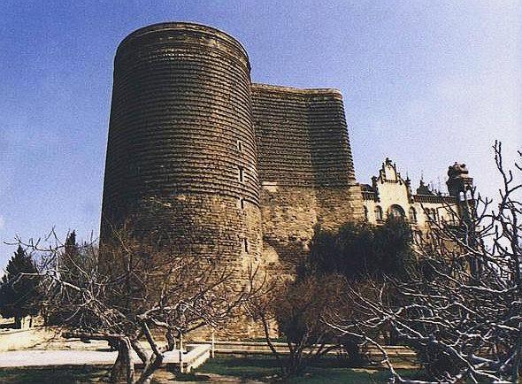 巴庫塔牆及城內的希爾凡王宮和少女塔