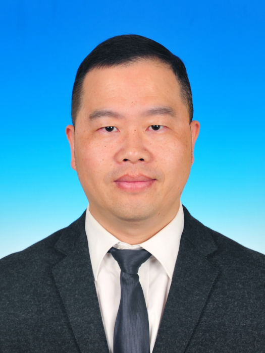 王雷(浙江省寧波市鎮海區教育局黨委委員、副局長) 王雷(浙江省寧波市鎮海區教育局黨委委員、副局長)