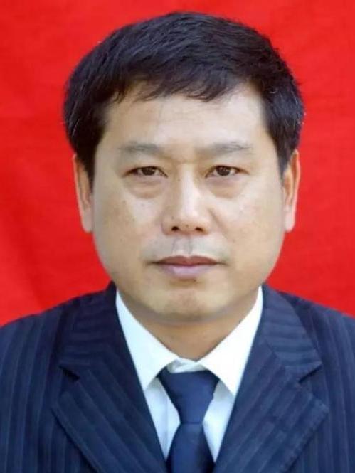周根富