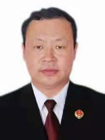 謝宇(吉林省長春市雙陽區人民檢察院黨組成員、政治部主任)