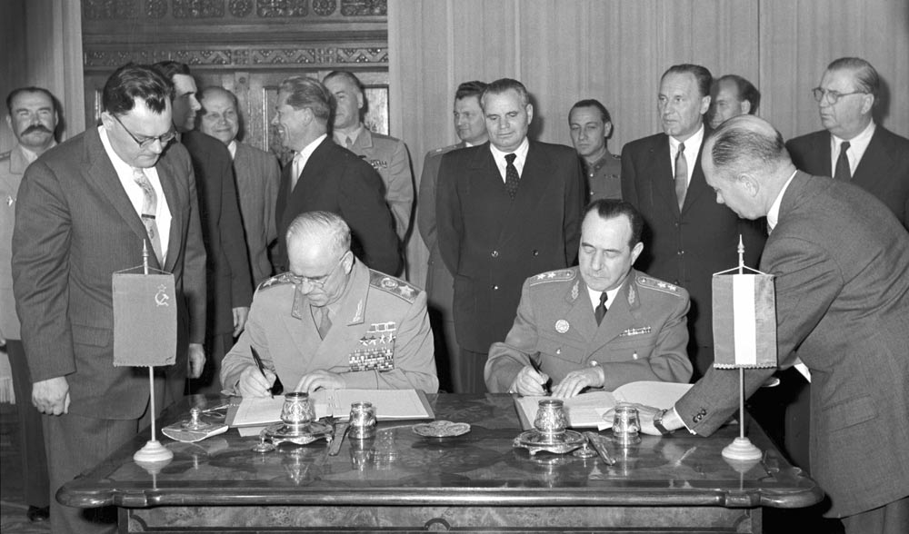 簽署蘇聯在匈牙利駐軍協定