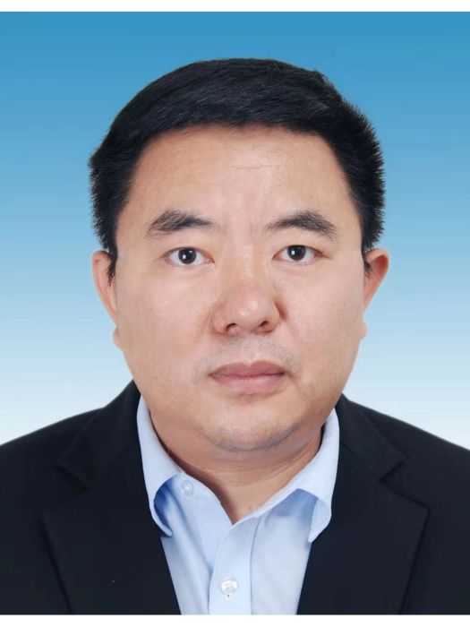 肖鵬(山東省濟寧市兗州區行政審批服務局黨組成員,副局長) 肖鵬(山東省濟寧市兗州區行政審批服務局黨組成員,副局長)