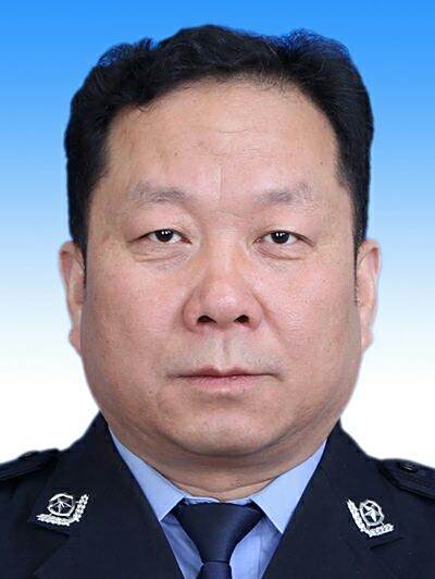 蘇長林(新疆維吾爾自治區喀什地區澤普縣政府黨組成員、副縣長,兼任公安局黨委書記、局長) 蘇長林(新疆維吾爾自治區喀什地區澤普縣政府黨組成員、副縣長,兼任公安局黨委書記、局長)