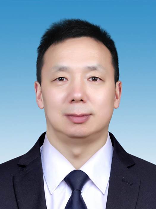 李忠富(重慶市萬州區甘寧鎮人民政府黨委委員、人大主席) 李忠富(重慶市萬州區甘寧鎮人民政府黨委委員、人大主席)