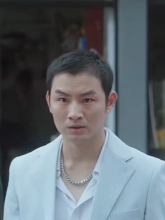 鄭坤(都市劇《我叫趙甲第之鋒芒》中的角色) 鄭坤(都市劇《我叫趙甲第之鋒芒》中的角色)