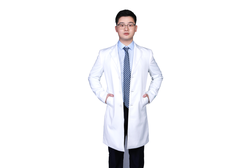 鄧旭輝(長沙愛思特醫療美容醫院美容外科技術副院長) 鄧旭輝(長沙愛思特醫療美容醫院美容外科技術副院長)