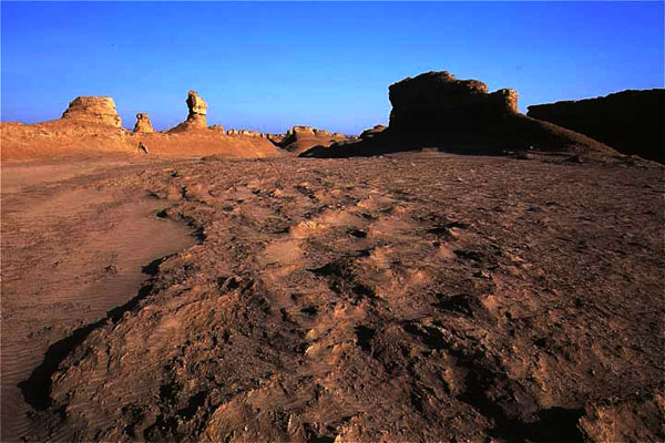 羅布泊沙漠圖景色