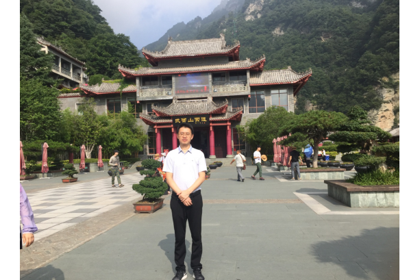 潘勝文(華中師範大學經濟與工商管理學院教授)