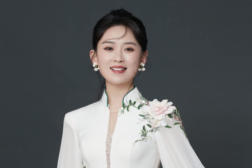 劉媛媛(山西傳媒學院表演學院副教授,聲樂教研室主任) 劉媛媛(山西傳媒學院表演學院副教授,聲樂教研室主任)