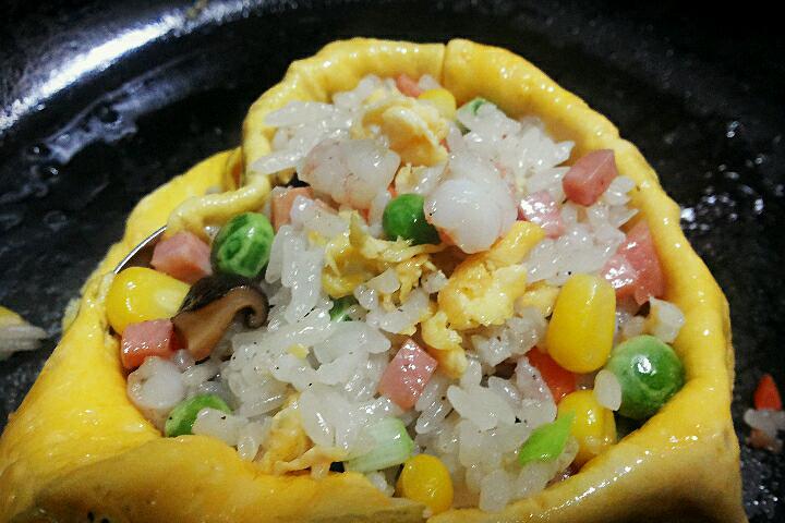 餃子蛋包飯 餃子蛋包飯